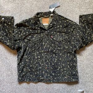 Women’s oversized limited Camouflage jacket